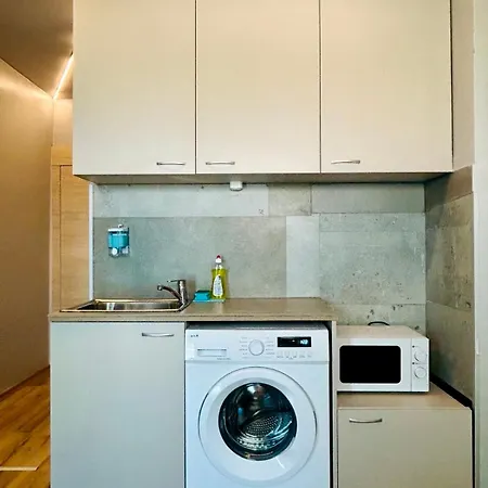Apartment Economy *